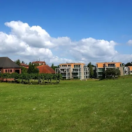 Reese Uitzicht Op De Trave בית נופש ליבק