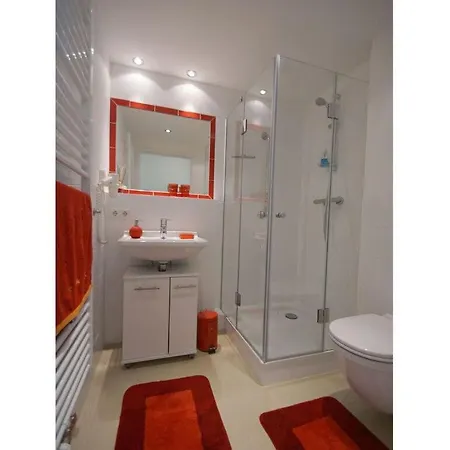 Reese Uitzicht Op De Trave בית נופש ליבק