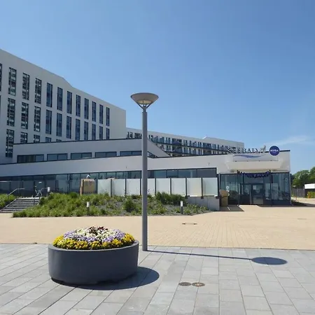 Reese Uitzicht Op De Trave 뤼베크