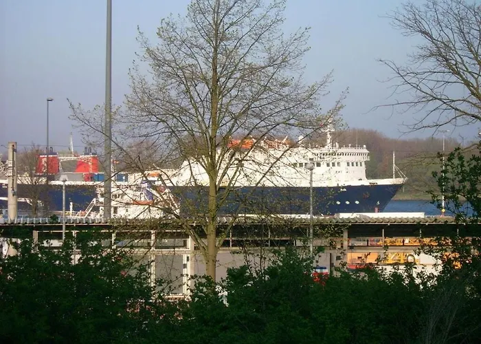 Reese Uitzicht Op De Trave 뤼베크